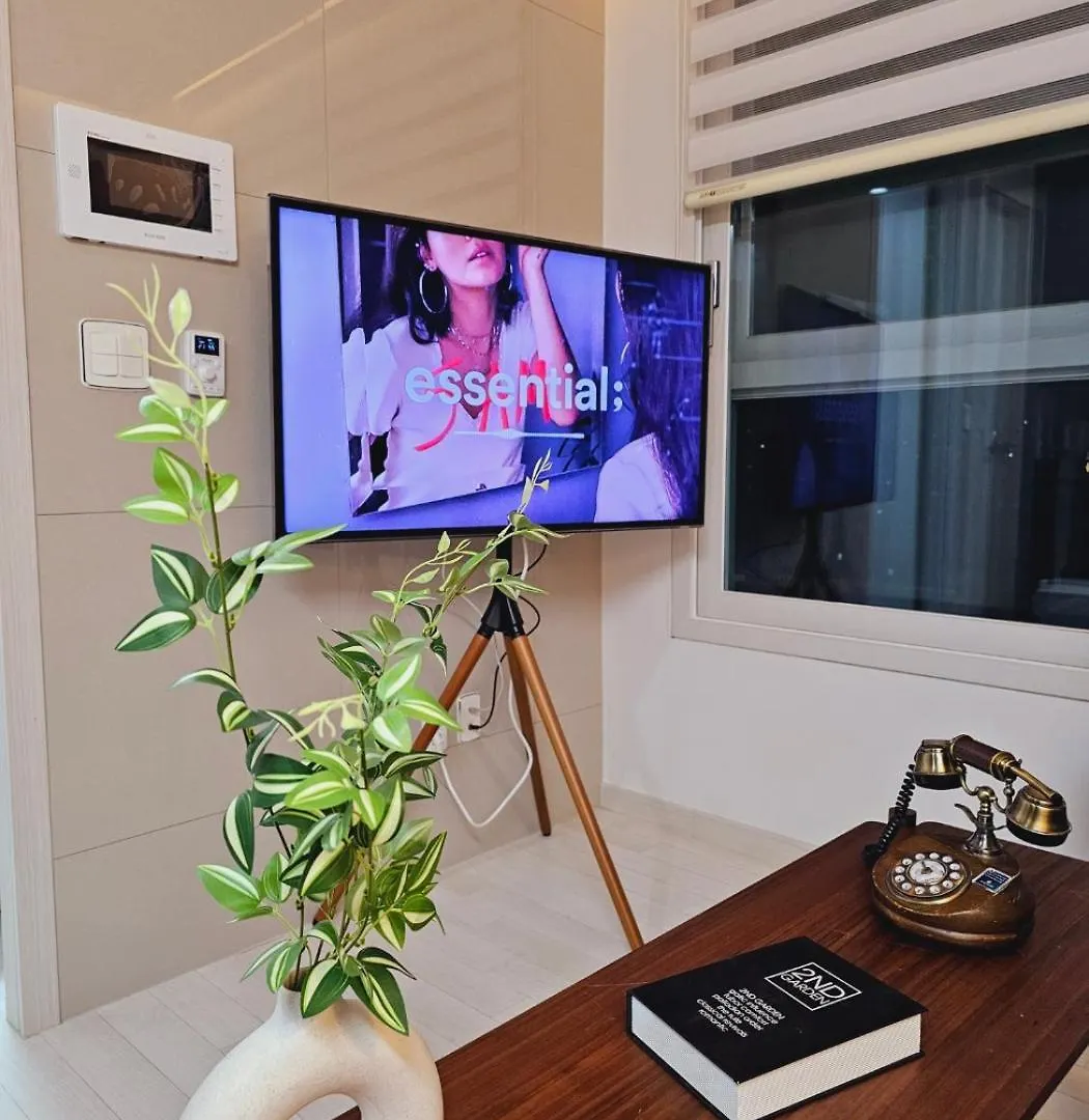 Apartment Clean Two-Room Accommodation With A Great View Near Gimpo Airport, Balsan, And Gangseo District Office Seoul