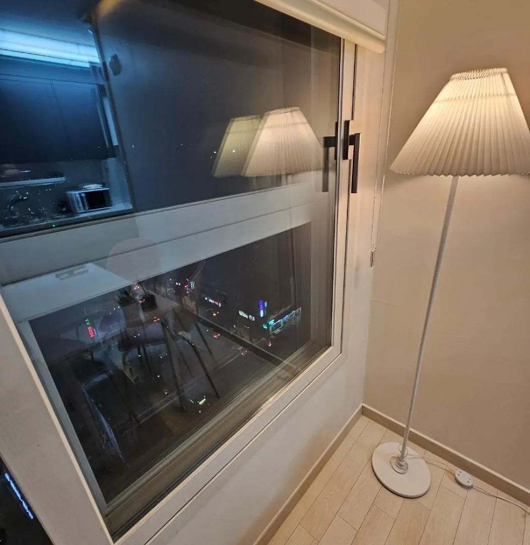 Clean Two-Room Accommodation With A Great View Near Gimpo Airport, Balsan, And Gangseo District Office Seoul South Korea