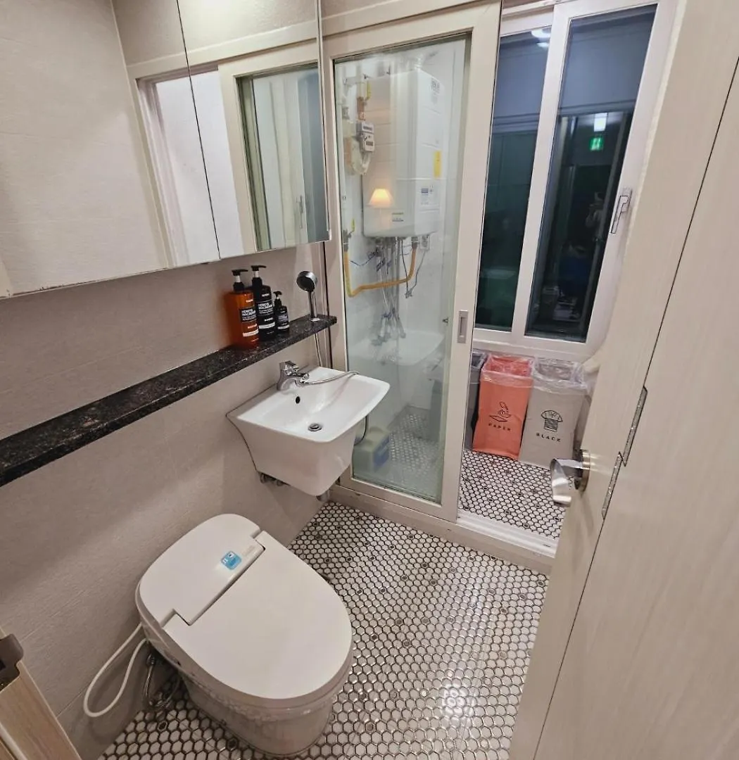 Apartment Clean Two-Room Accommodation With A Great View Near Gimpo Airport, Balsan, And Gangseo District Office Seoul